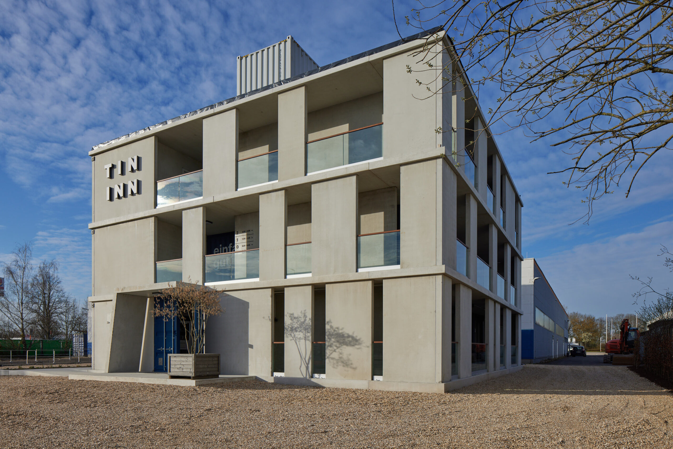 TIN_INN_9874